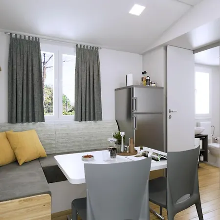 Village Kamp alanı *