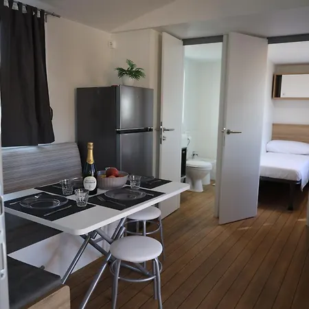 אתר קמפינג Village *